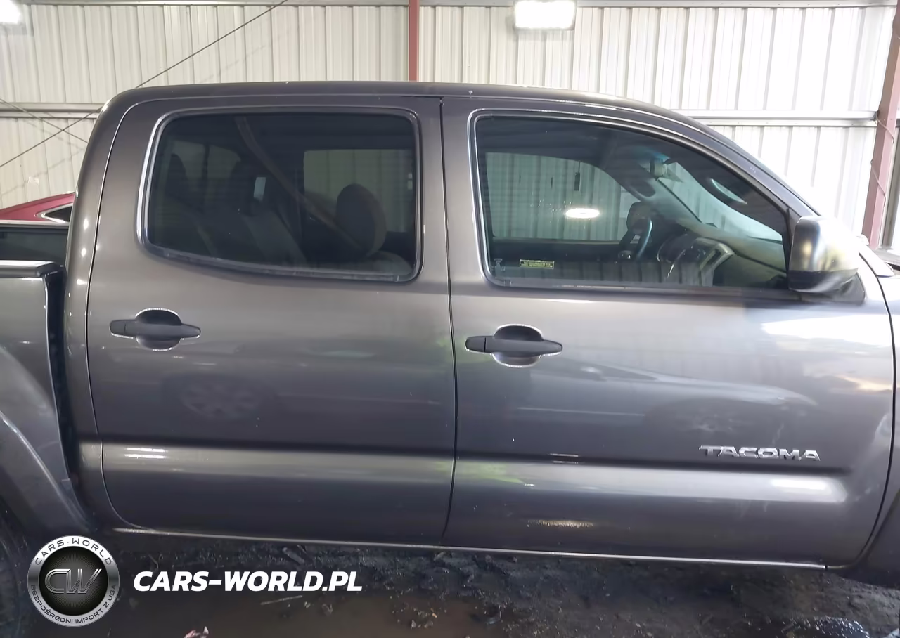 2015 Toyota Tacoma Base V6 VIN:5TFLU4EN4FX113835 - 14
