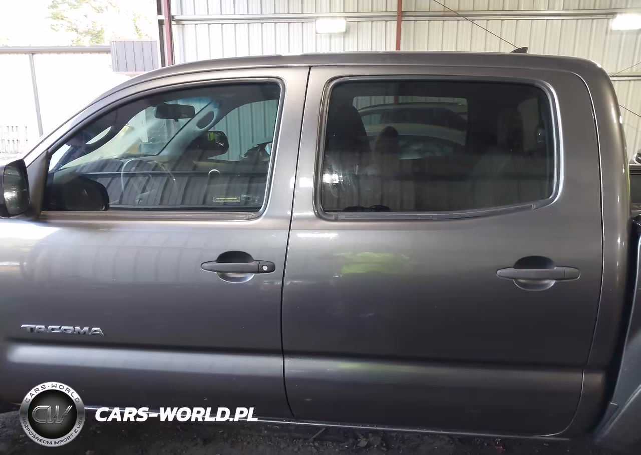 2015 Toyota Tacoma Base V6 VIN:5TFLU4EN4FX113835 - 15