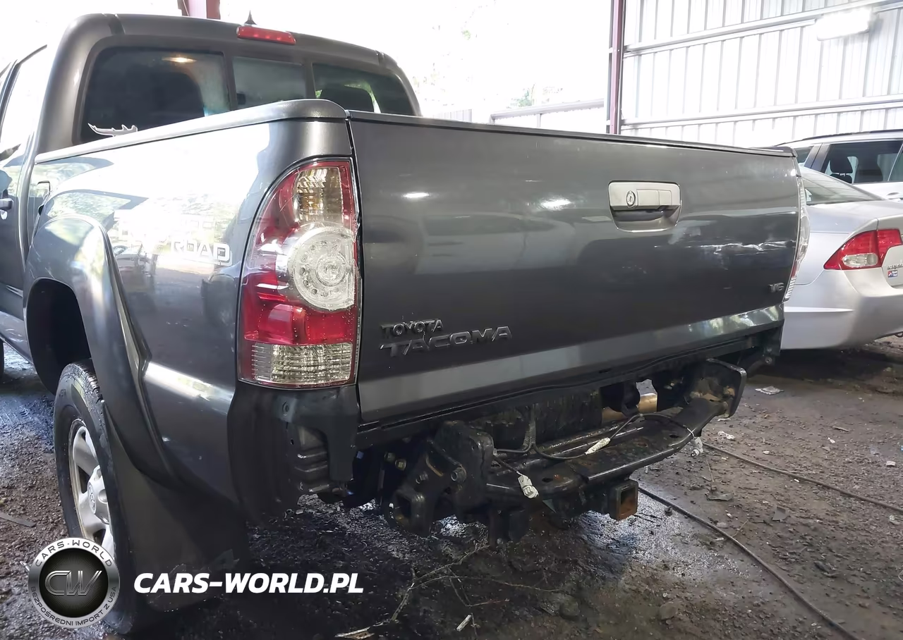2015 Toyota Tacoma Base V6 VIN:5TFLU4EN4FX113835 - 6