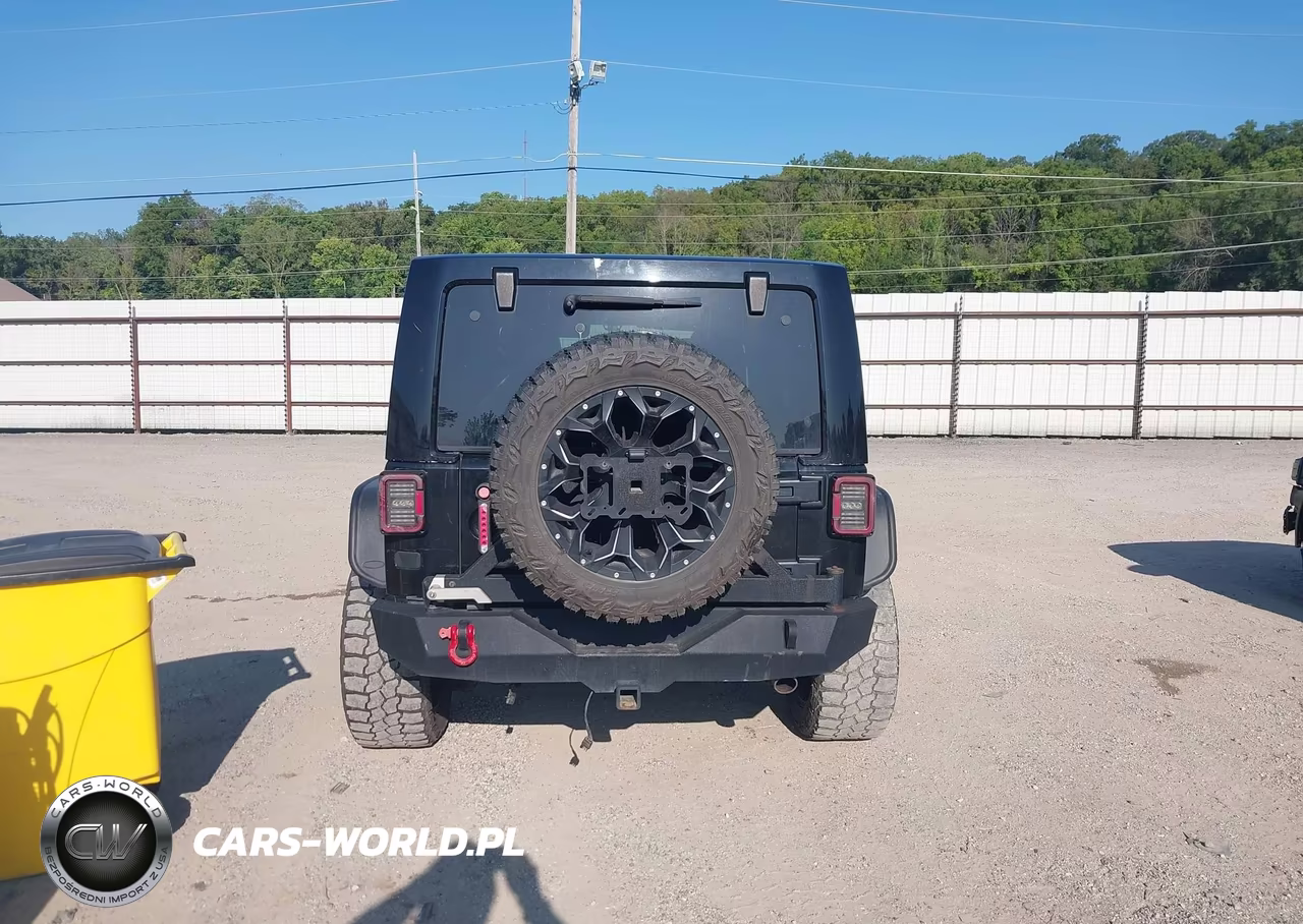 2011 Jeep Wrangler Unlimited Sahara VIN:1J4BA5H15BL557093 - 16