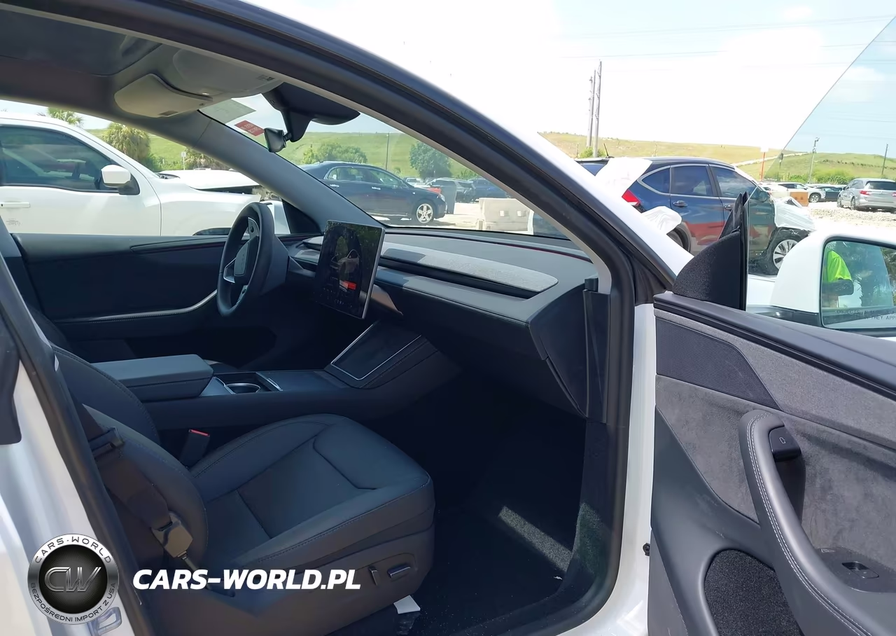 2026 Tesla Model Y Premium-Rear-Wheel Drive VIN:7SAYGDED1TA417070 - 5