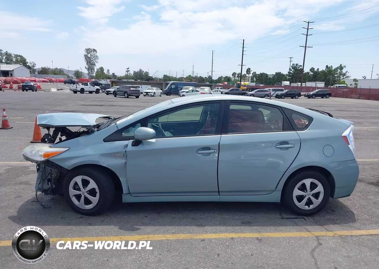 2013 Toyota Prius Three VIN:JTDKN3DU1D5569974 - 15