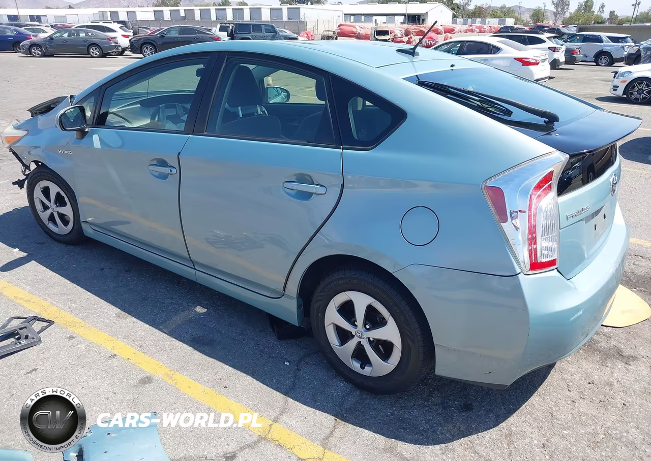 2013 Toyota Prius Three VIN:JTDKN3DU1D5569974 - 3
