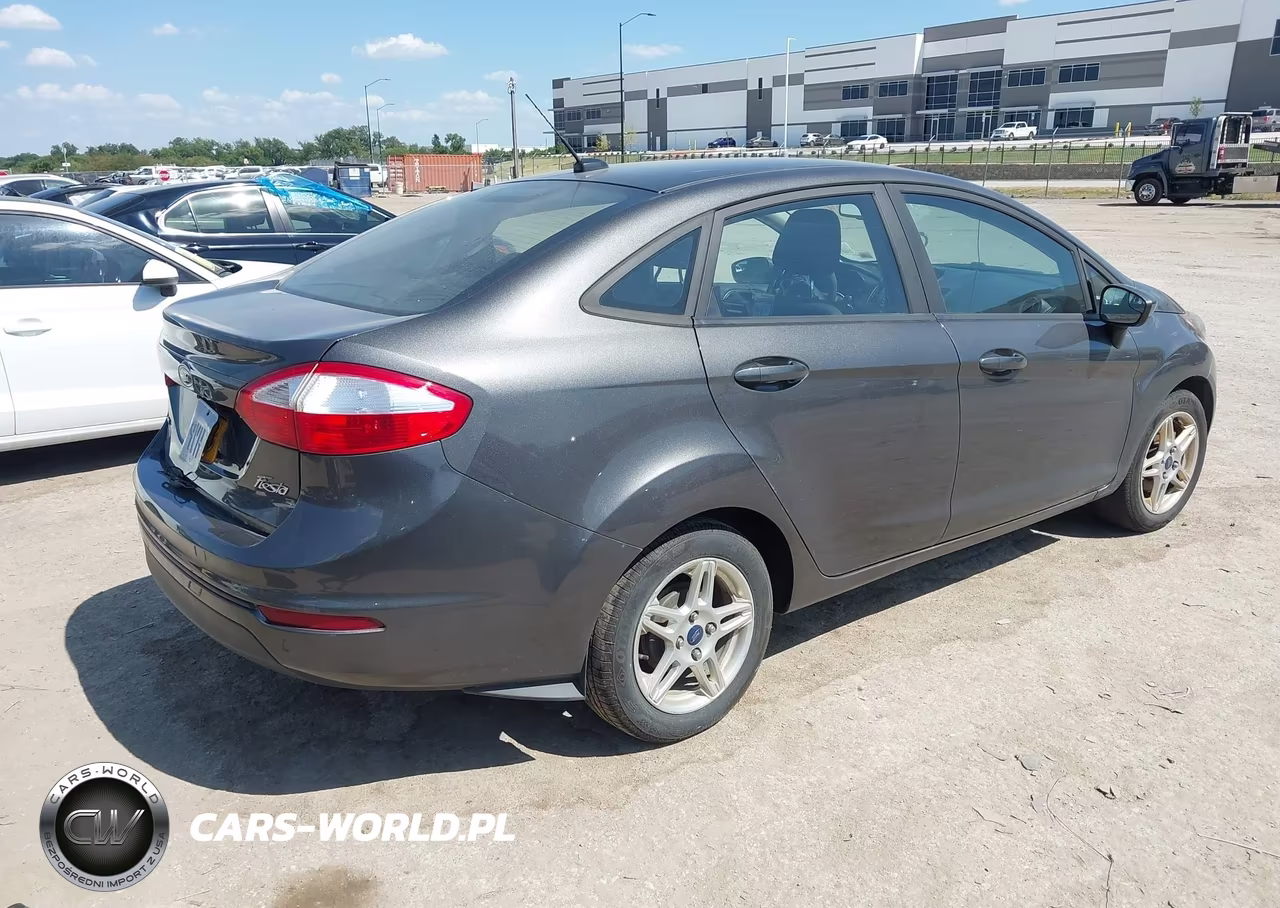 2017 Ford Fiesta Se VIN:3FADP4BJ8HM165528 - 4