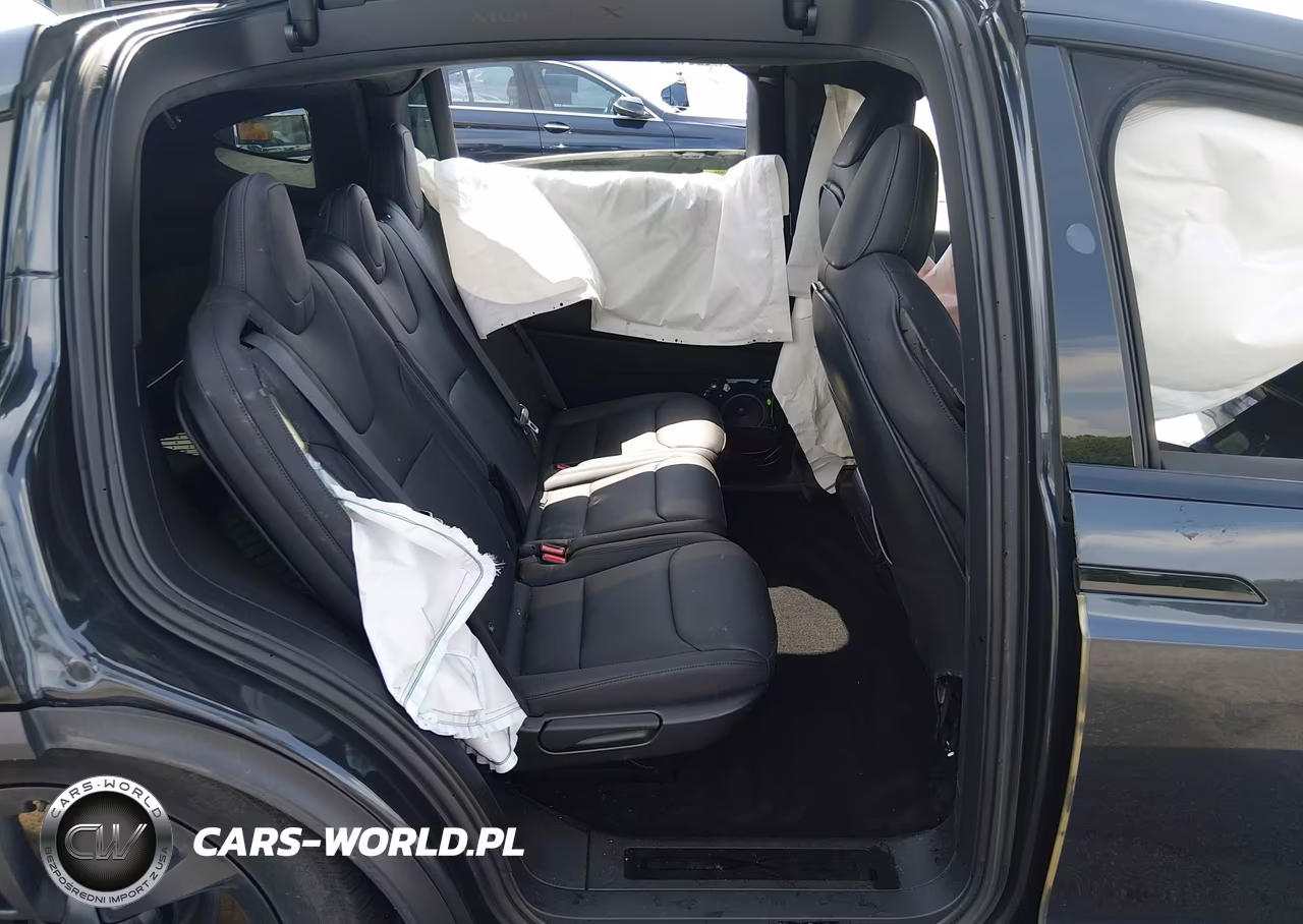 2024 Tesla Model X Long Range VIN:7SAXCDE53RF460062 - 8