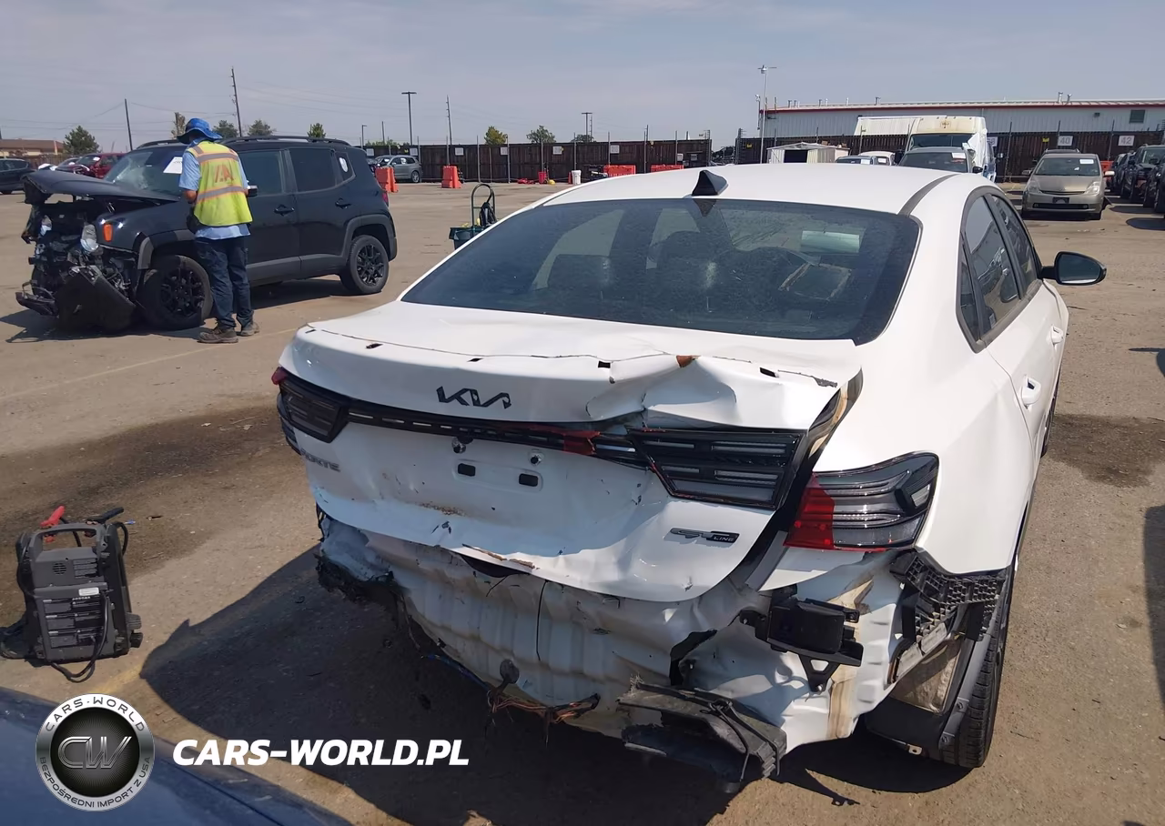 2023 Kia Forte Gt-Line VIN:3KPF54ADXPE518882 - 16