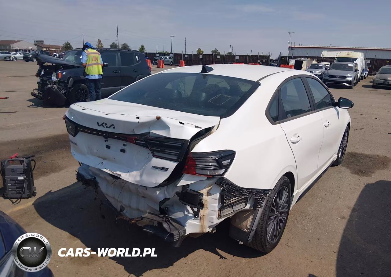 2023 Kia Forte Gt-Line VIN:3KPF54ADXPE518882 - 4