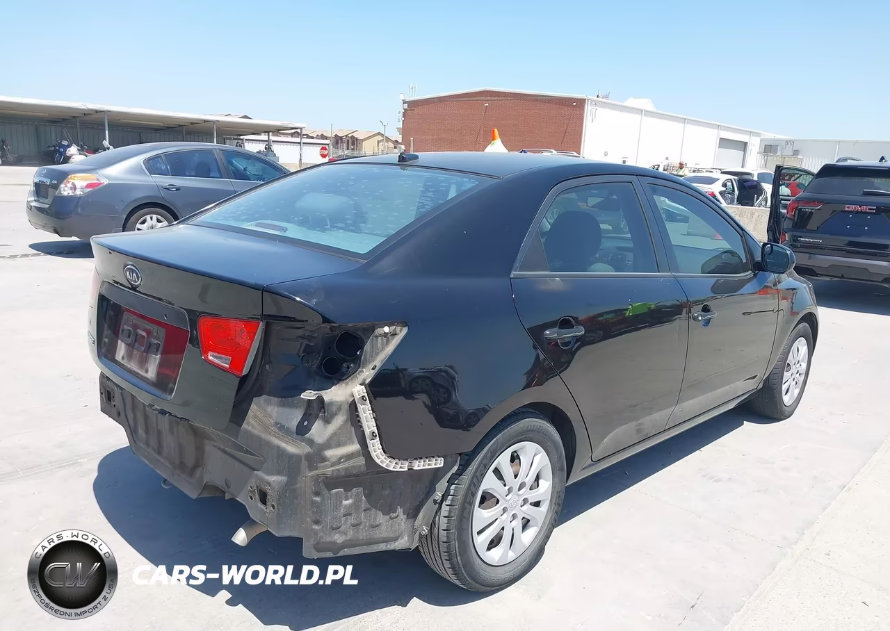2010 Kia Forte Lx VIN:KNAFT4A20A5865769 - 4