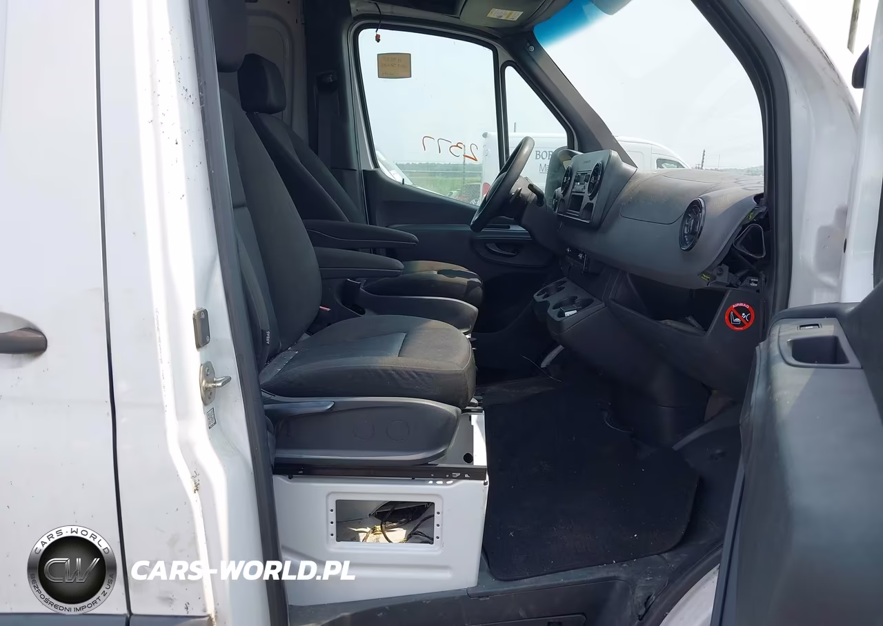 2019 Freightliner Sprinter 2500 High Roof V6 VIN:WDRPF1CD4KP160393 - 5