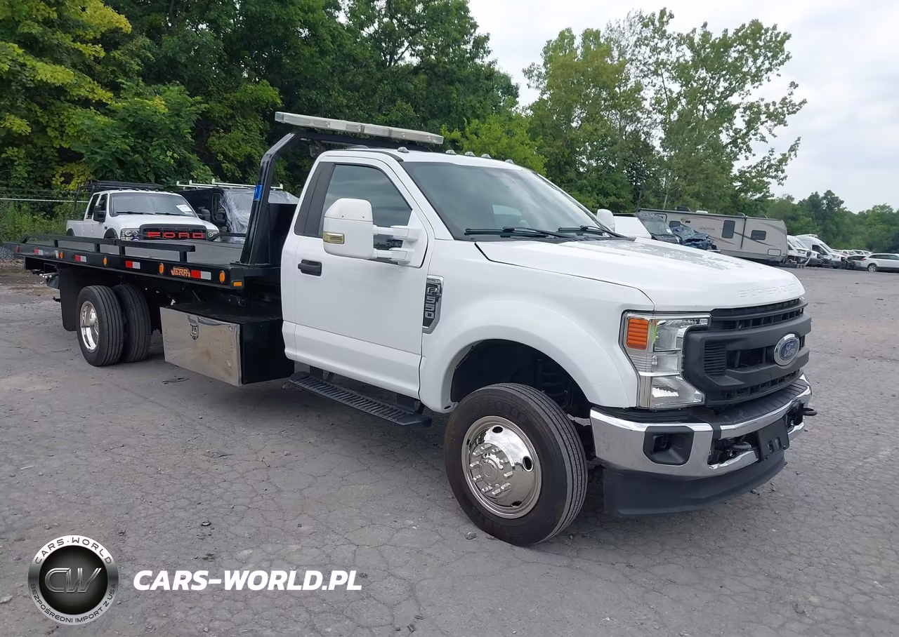 2022 Ford F-550 Chassis Xlt