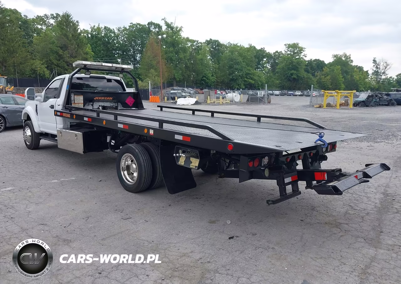2022 Ford F-550 Chassis Xlt VIN:1FDUF5GN6NDA14673 - 3