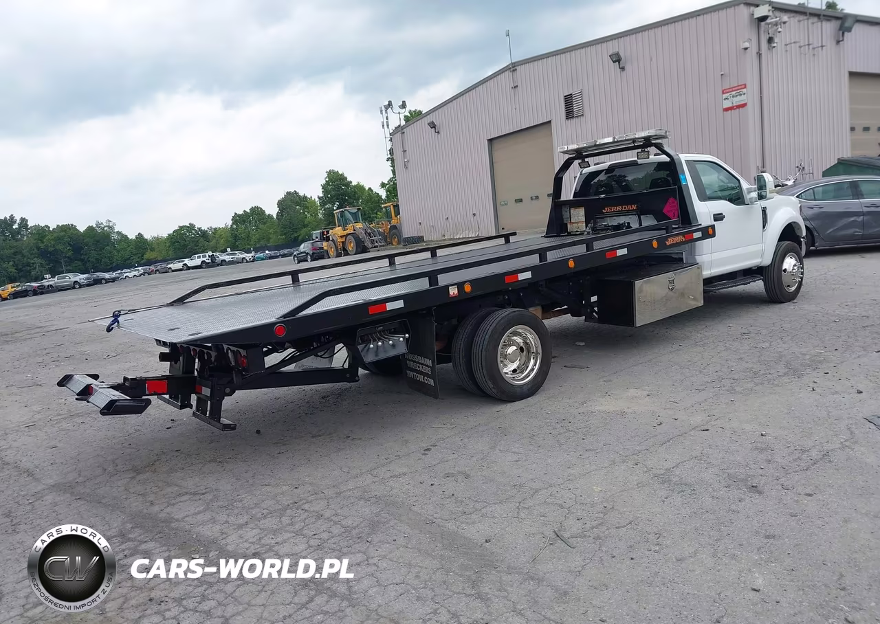 2022 Ford F-550 Chassis Xlt VIN:1FDUF5GN6NDA14673 - 4