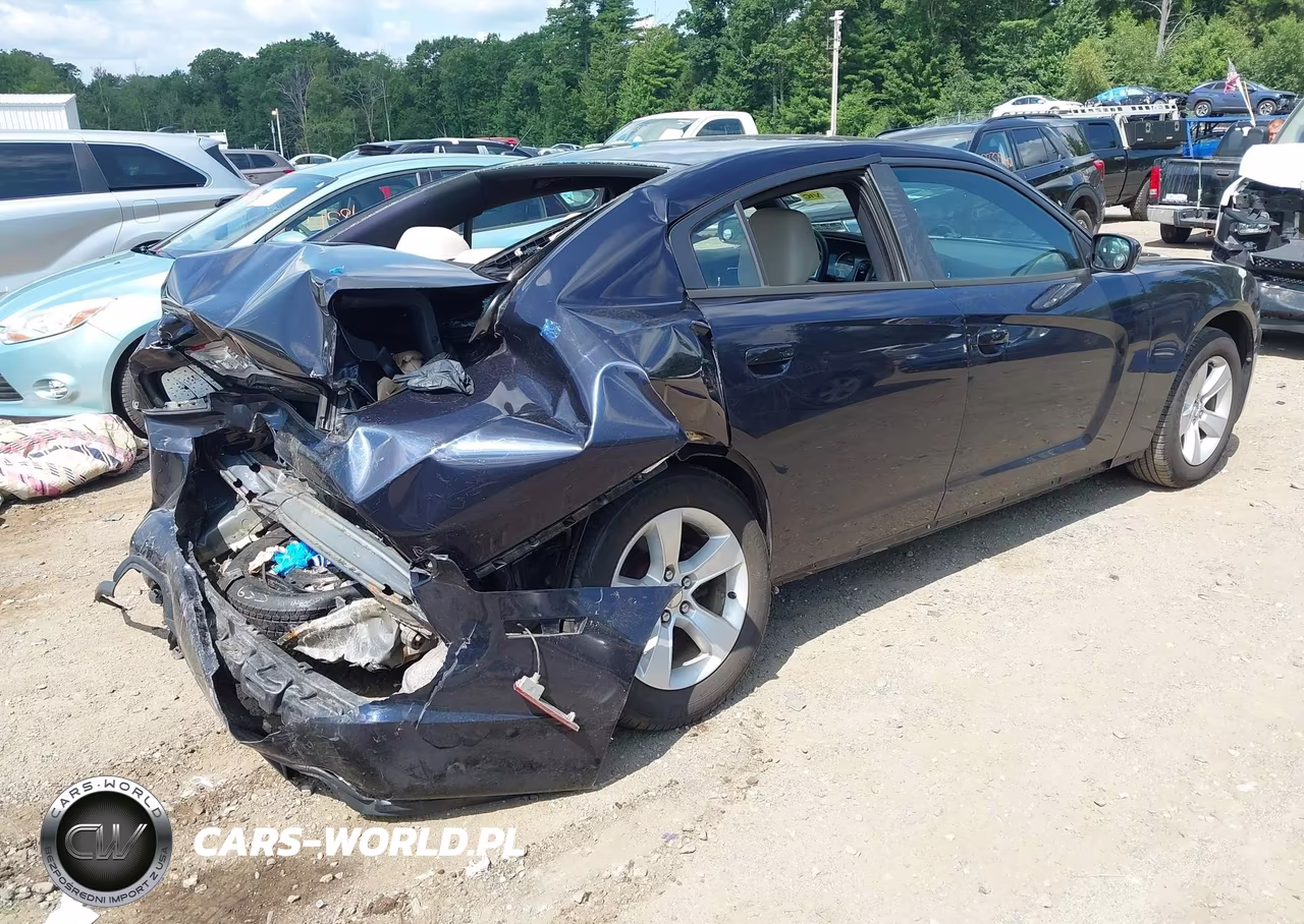 2011 Dodge Charger VIN:2B3CL3CG2BH507643 - 4