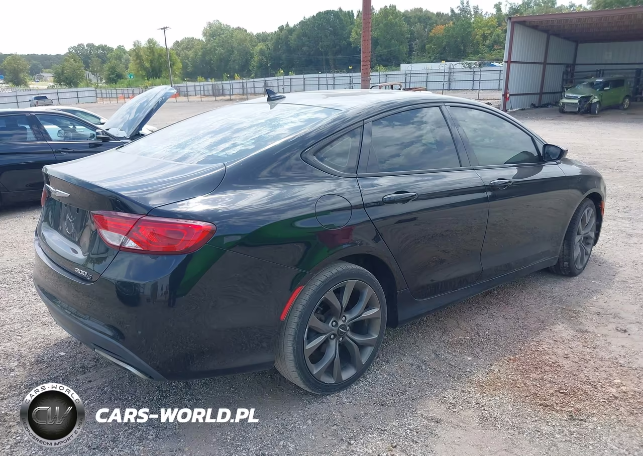 2015 Chrysler 200 S VIN:1C3CCCBG0FN608844 - 4