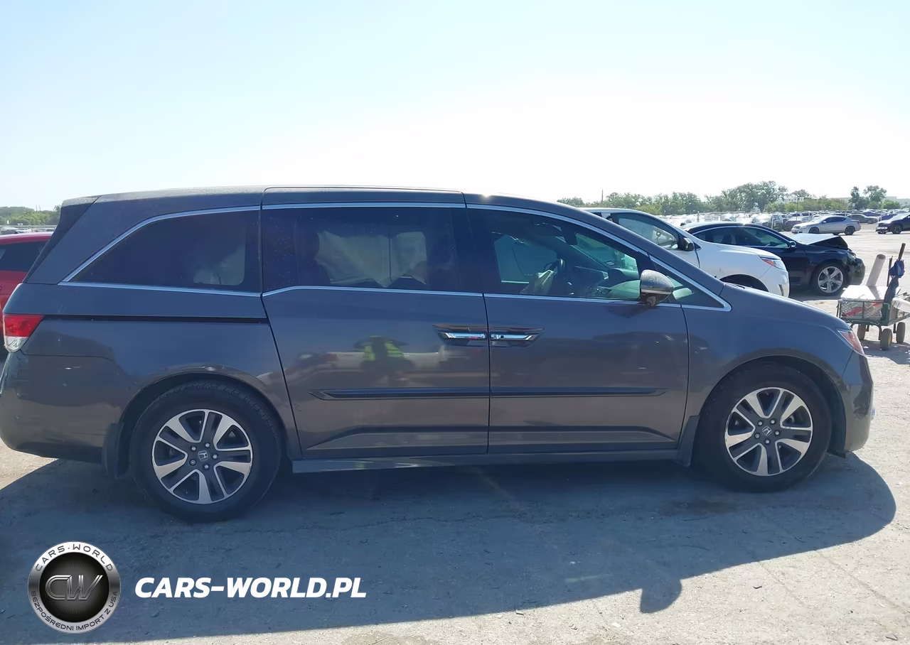 2015 Honda Odyssey Touring-Touring Elite VIN:5FNRL5H96FB007625 - 13
