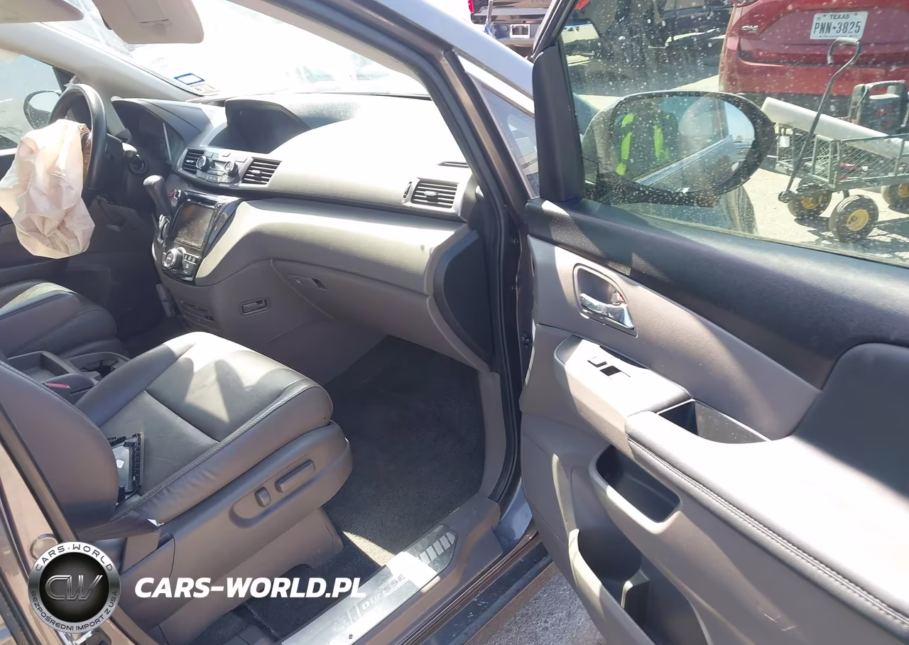 2015 Honda Odyssey Touring-Touring Elite VIN:5FNRL5H96FB007625 - 5