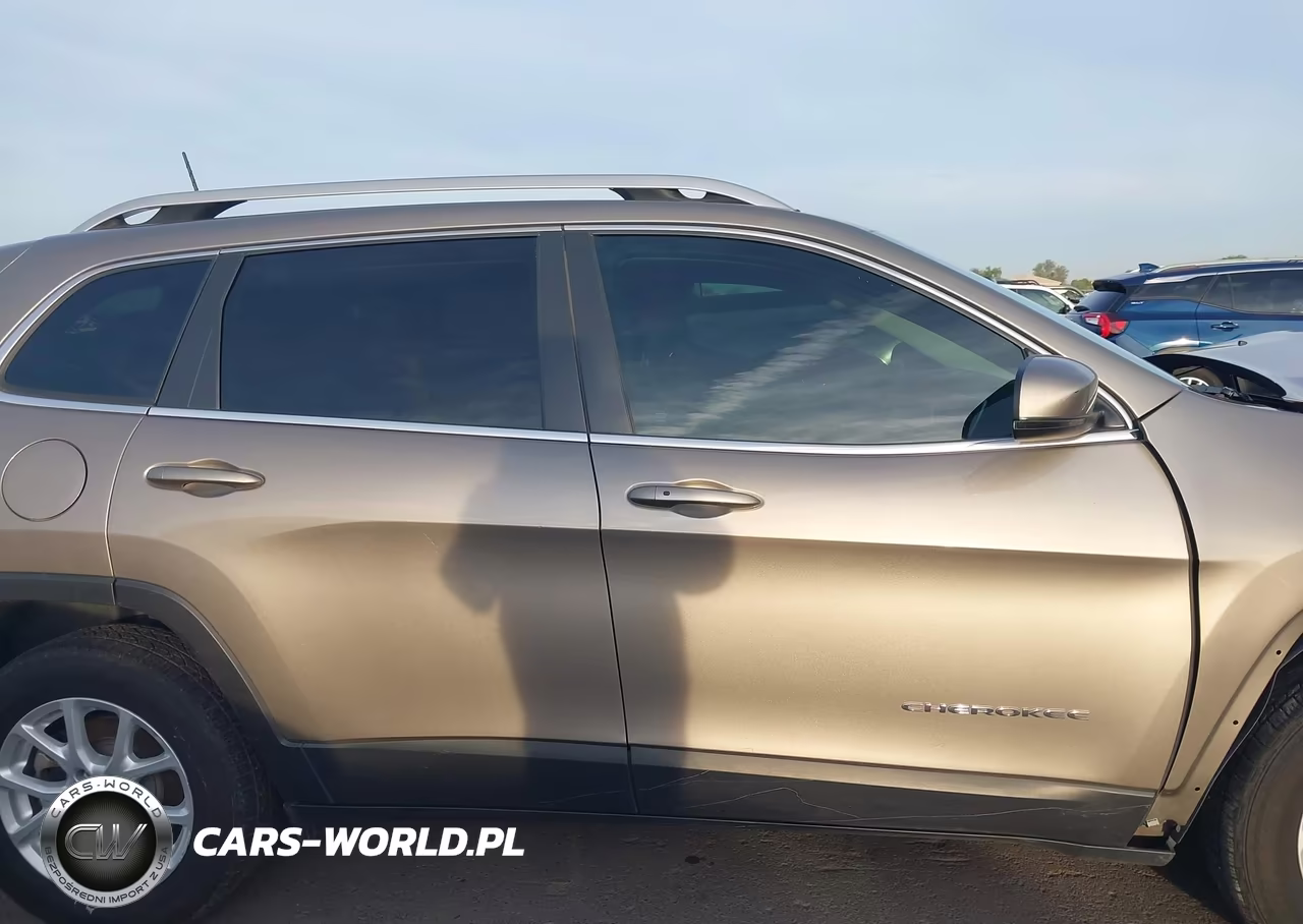 2018 Jeep Cherokee Latitude Plus 4X4 VIN:1C4PJMLX7JD578103 - 13