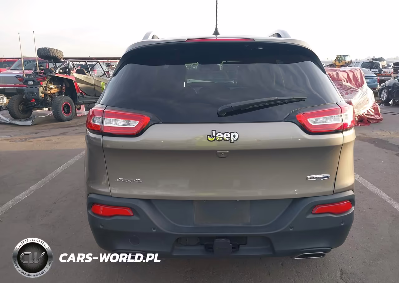 2018 Jeep Cherokee Latitude Plus 4X4 VIN:1C4PJMLX7JD578103 - 16