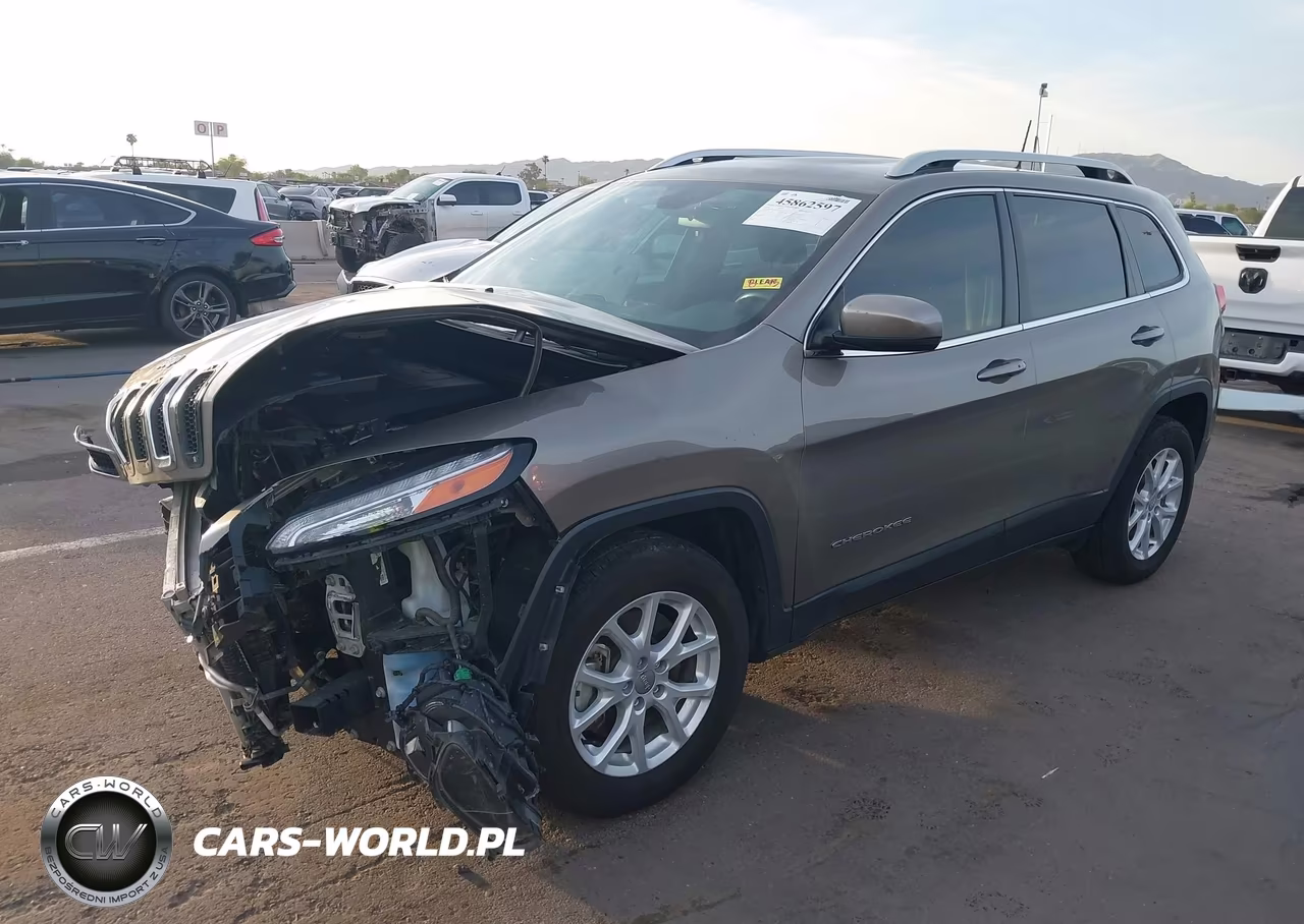 2018 Jeep Cherokee Latitude Plus 4X4 VIN:1C4PJMLX7JD578103 - 2
