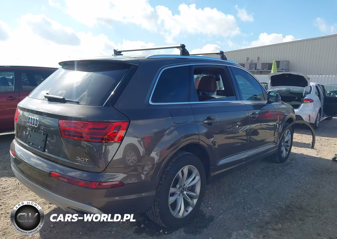 2017 Audi Q7 3.0T Premium VIN:WA1LAAF70HD026052 - 4