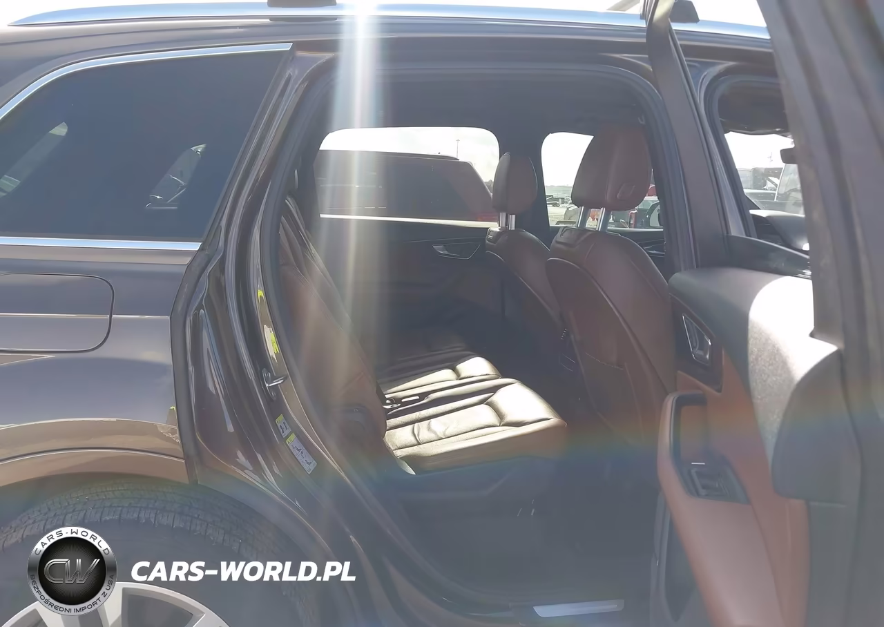 2017 Audi Q7 3.0T Premium VIN:WA1LAAF70HD026052 - 8