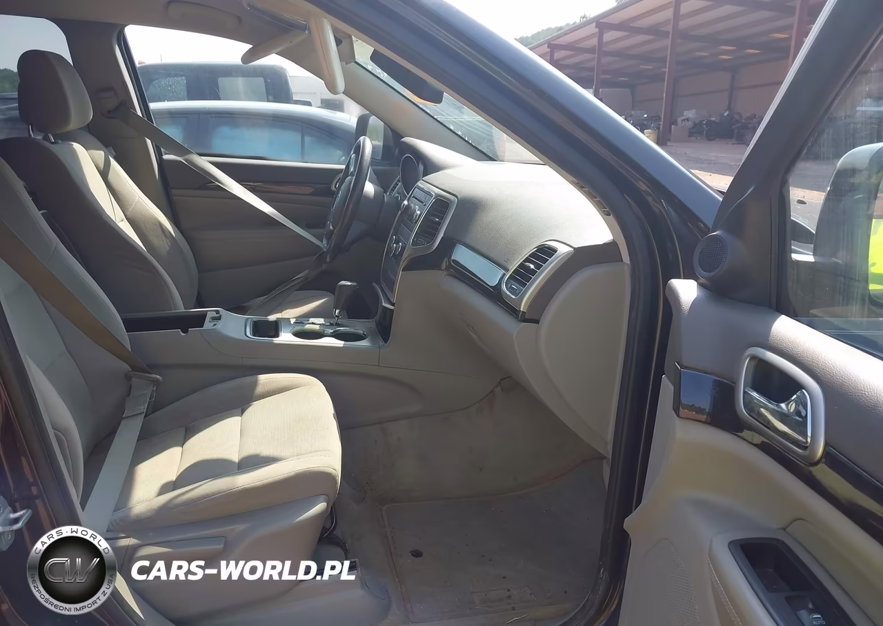 2012 Jeep Grand Cherokee Laredo VIN:1C4RJEAG0CC259118 - 5