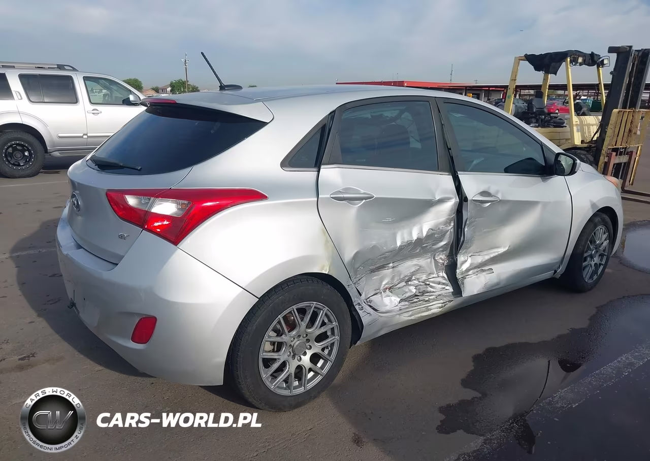 2017 Hyundai Elantra Gt VIN:KMHD35LH3HU356630 - 4