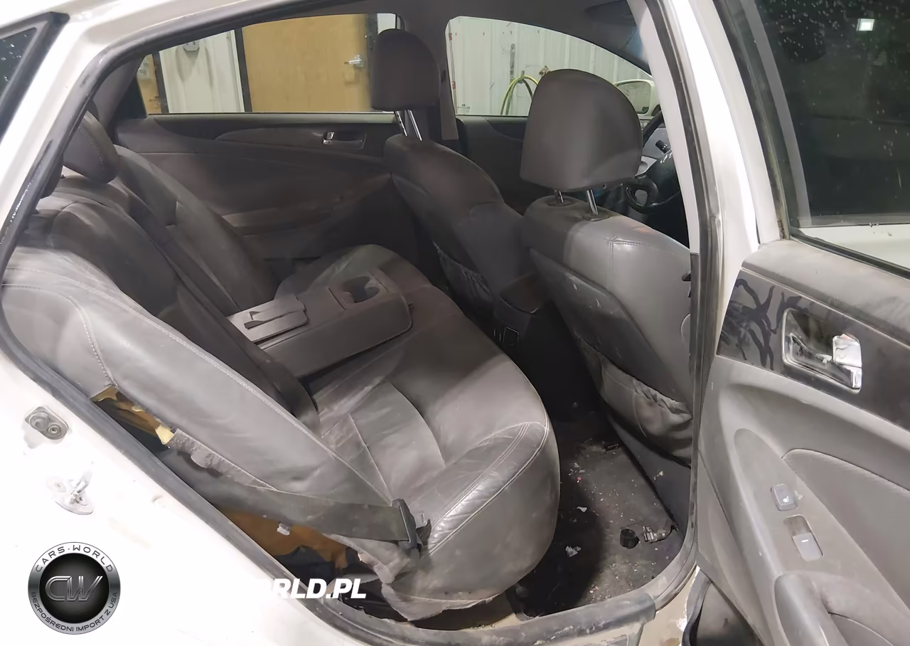 2013 Hyundai Sonata Hybrid VIN:KMHEC4A48DA088569 - 8