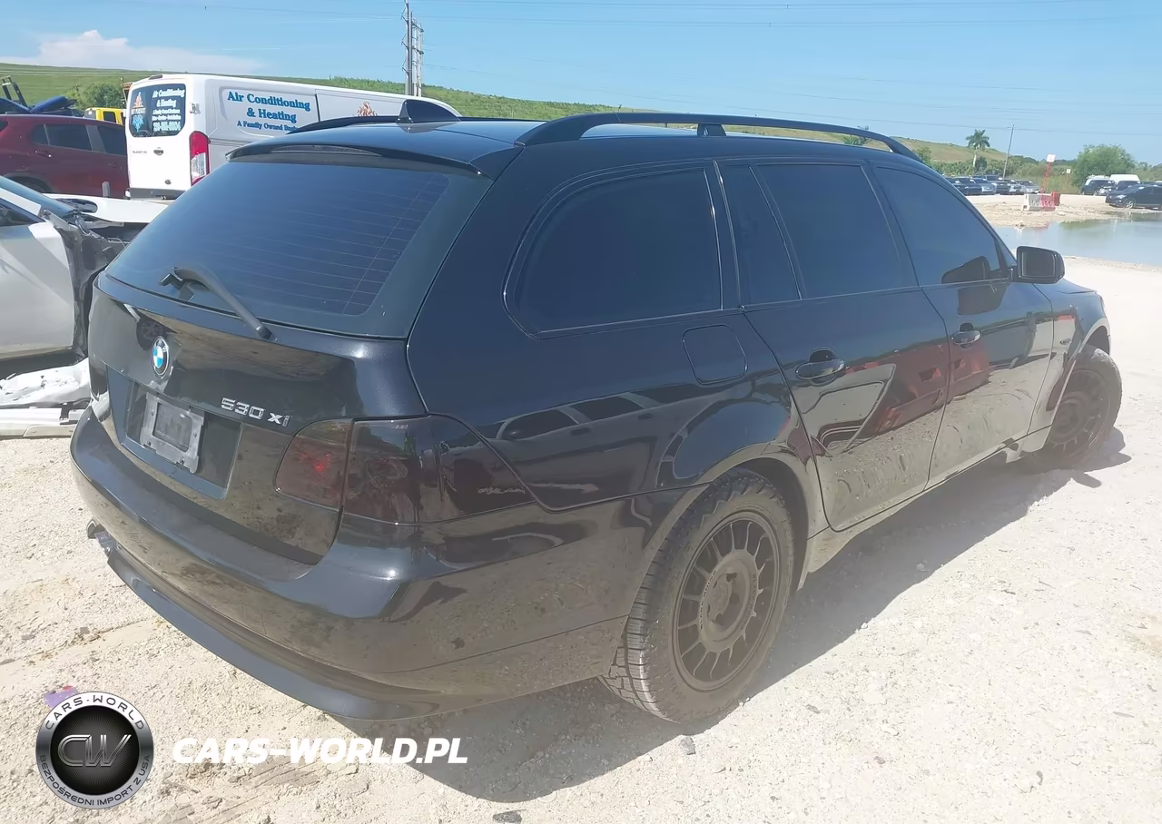 2007 BMW 530Xit VIN:WBANN73567CN04369 - 4