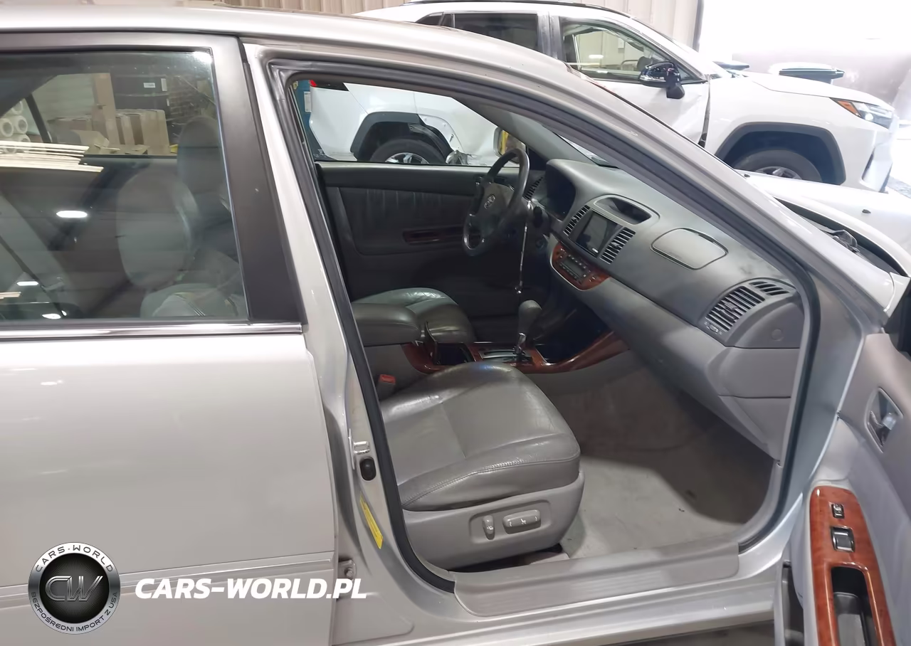 2004 Toyota Camry Xle VIN:4T1BE30K04U288917 - 5