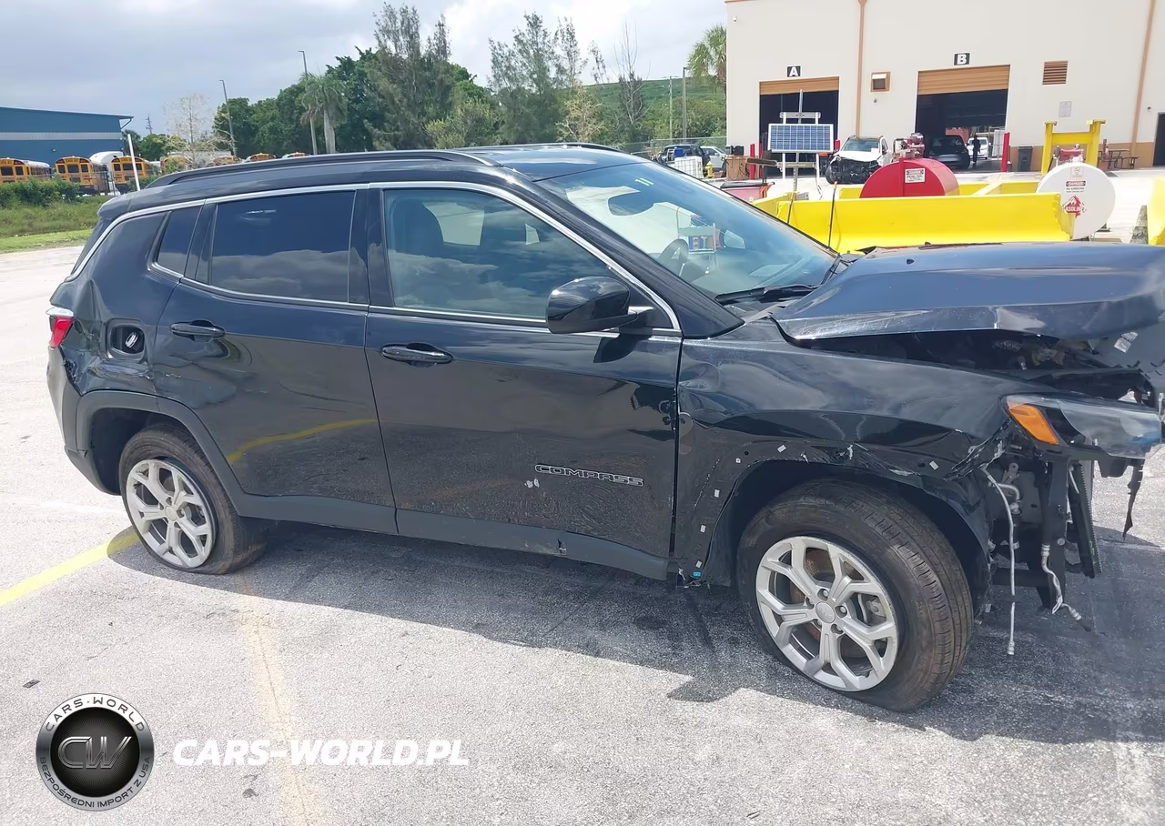 2024 Jeep Compass VIN:3C4NJDBN0RT110176 - 17
