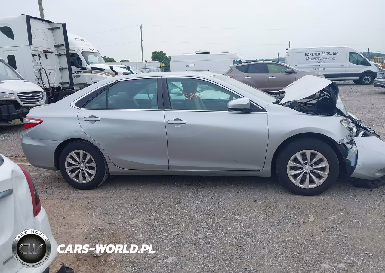 2015 Toyota Camry Le VIN:4T1BF1FK1FU915605 - 13