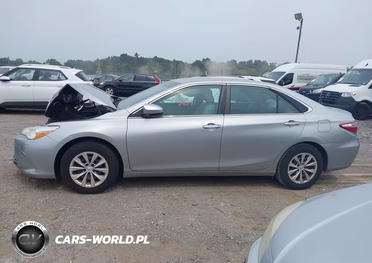 2015 Toyota Camry Le VIN:4T1BF1FK1FU915605 - 14