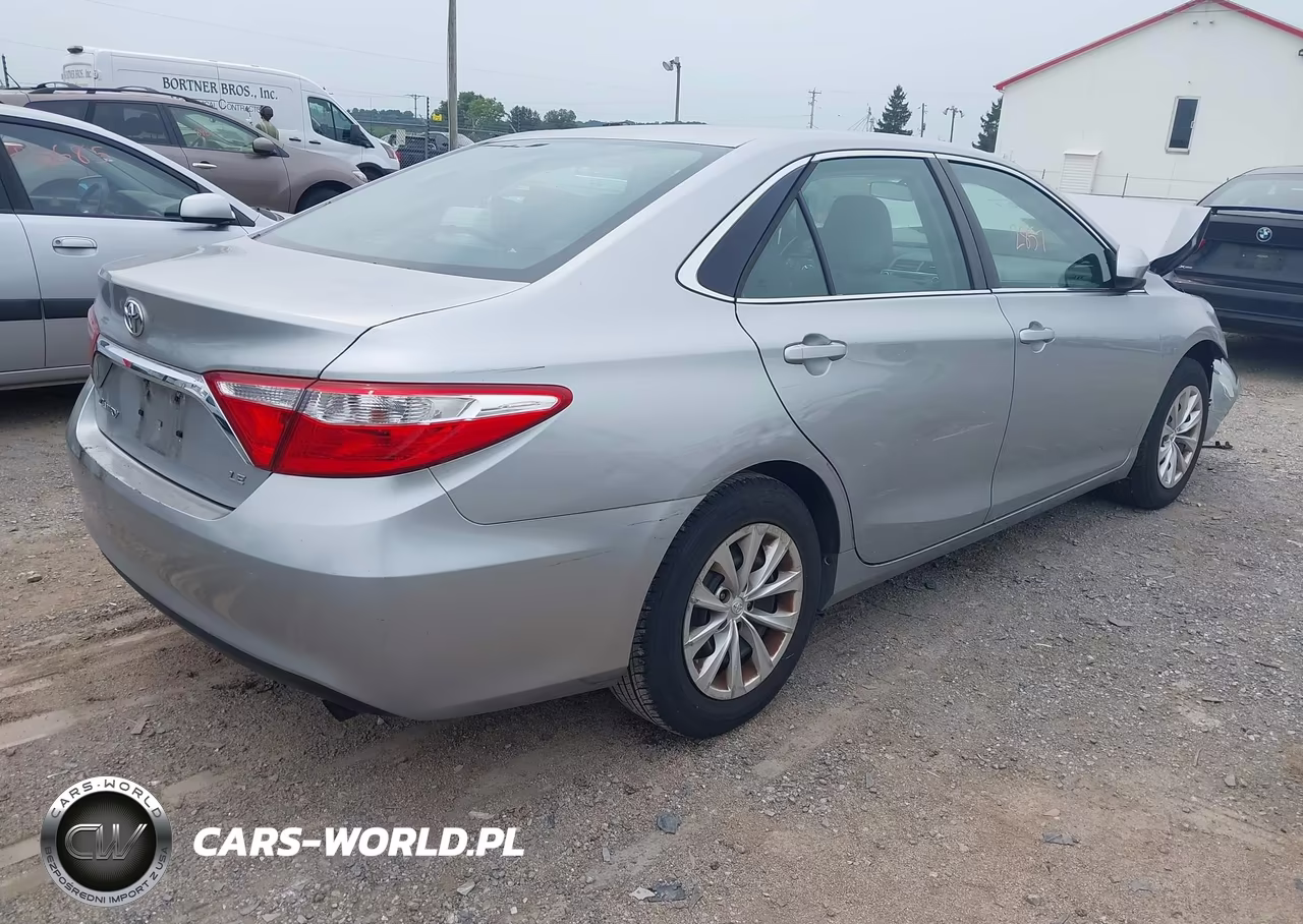 2015 Toyota Camry Le VIN:4T1BF1FK1FU915605 - 4