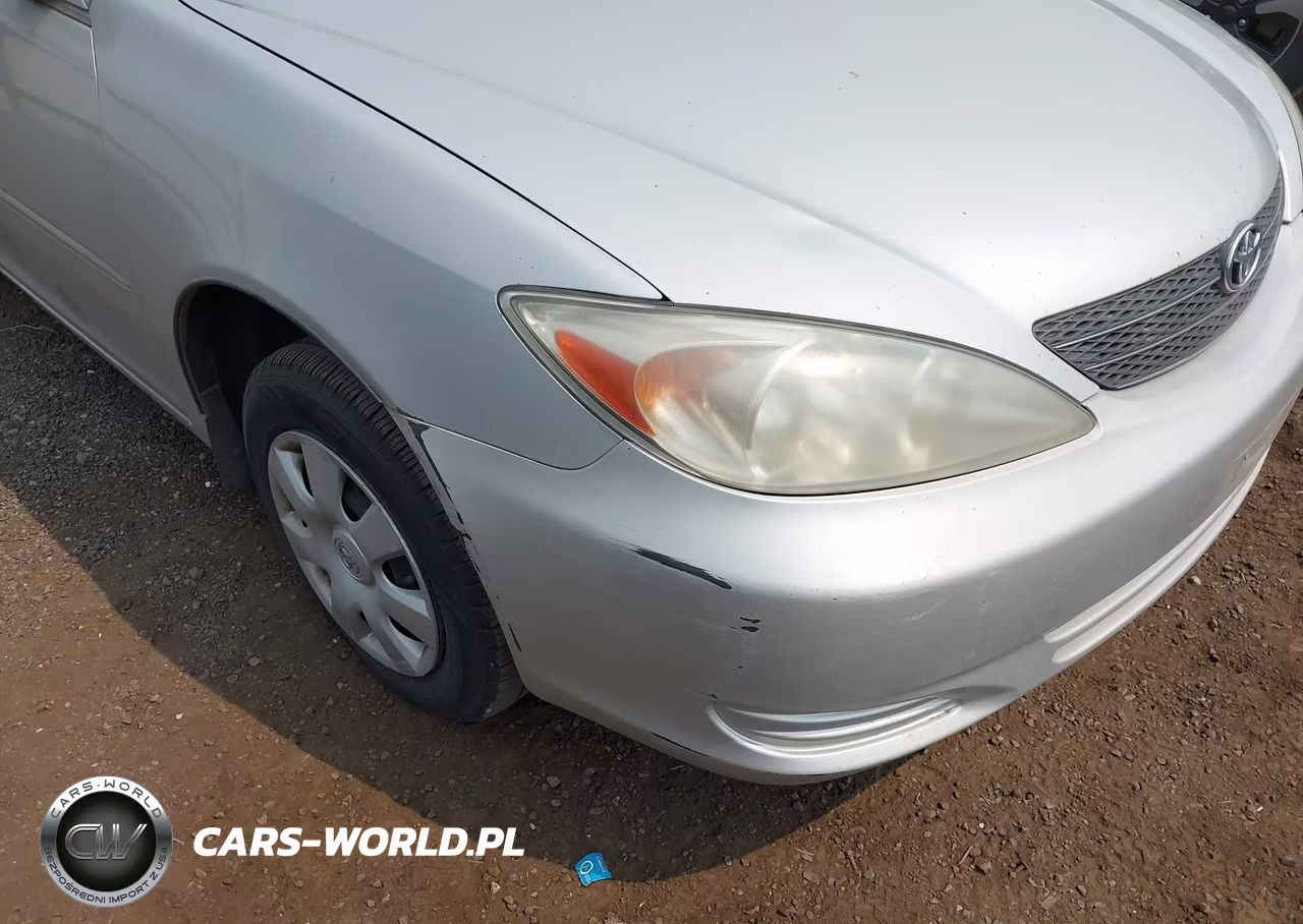 2002 Toyota Camry Le VIN:4T1BE32K52U104338 - 13