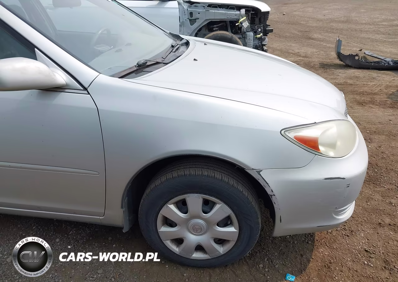 2002 Toyota Camry Le VIN:4T1BE32K52U104338 - 14