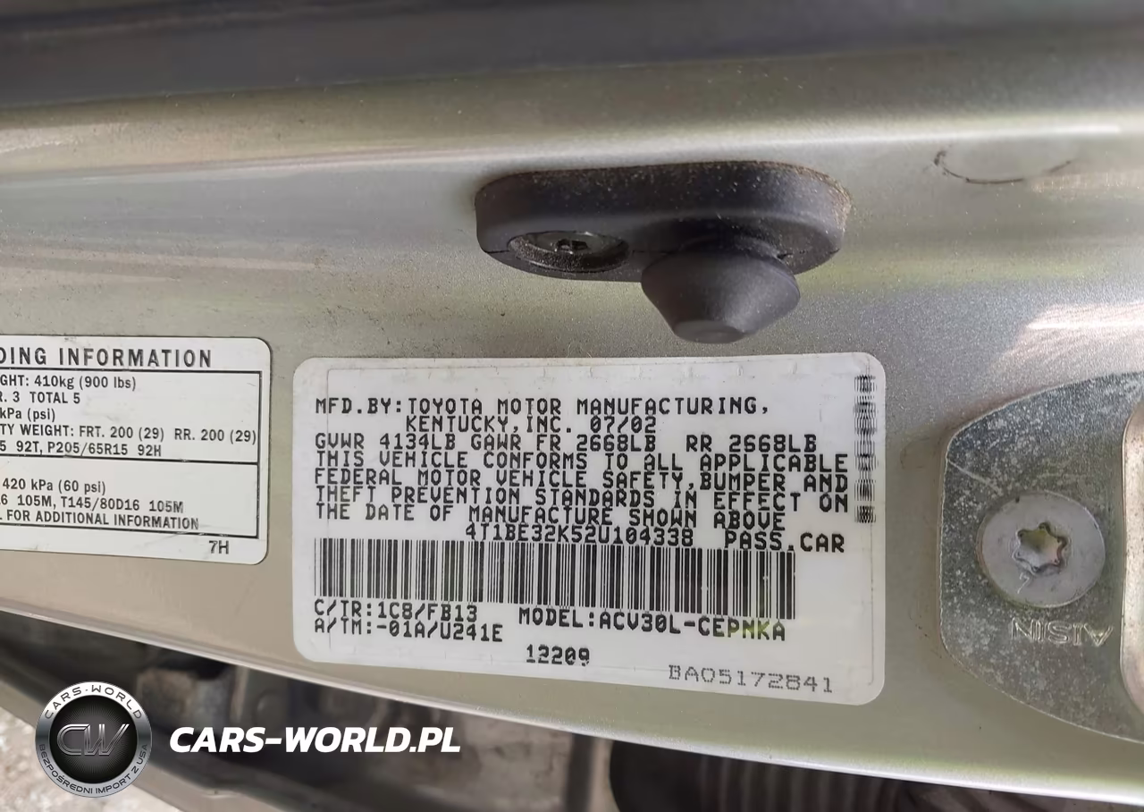 2002 Toyota Camry Le VIN:4T1BE32K52U104338 - 9