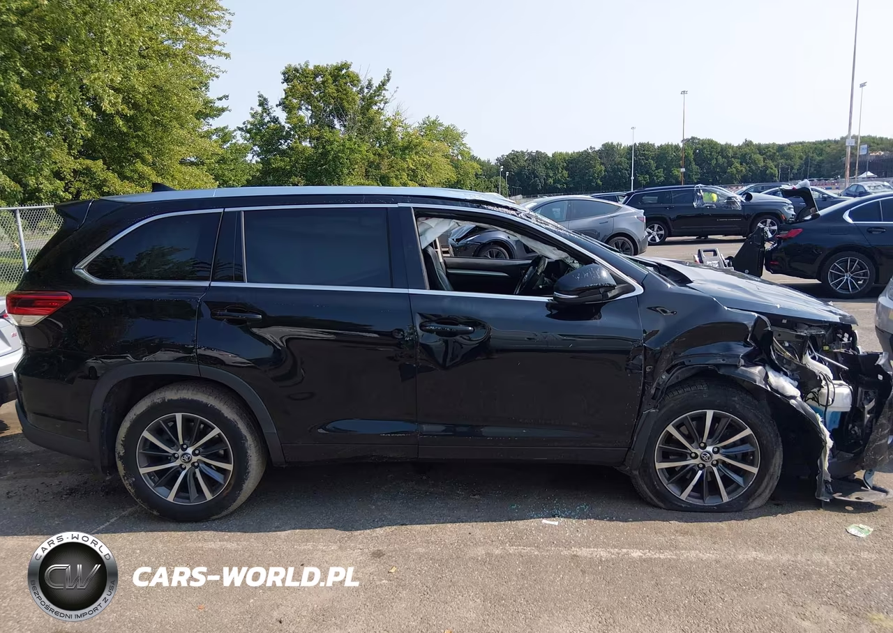 2018 Toyota Highlander Xle VIN:5TDJZRFH8JS887311 - 13