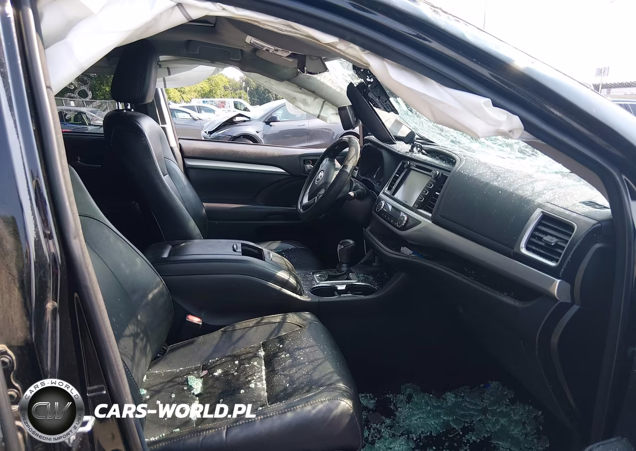 2018 Toyota Highlander Xle VIN:5TDJZRFH8JS887311 - 5
