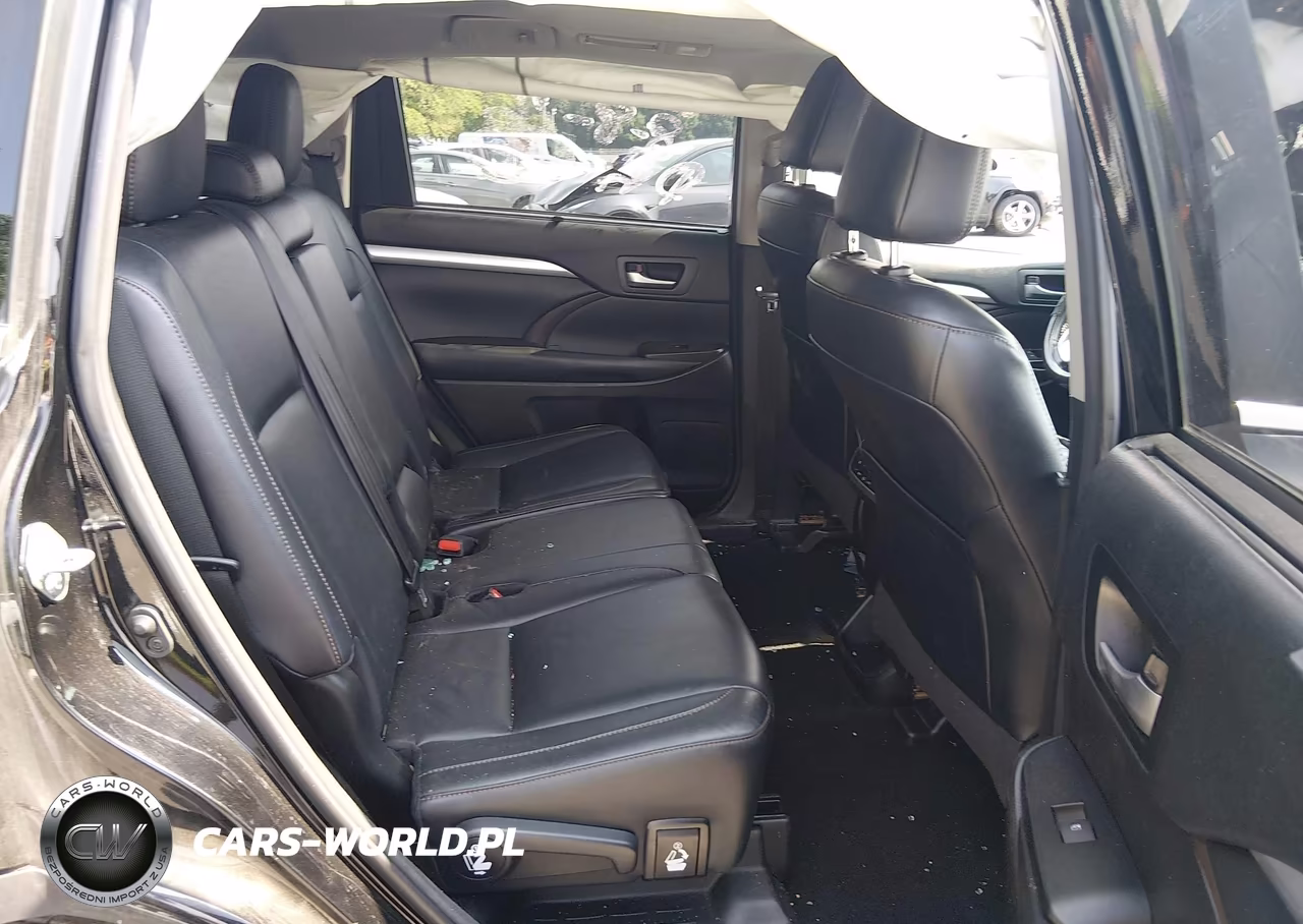 2018 Toyota Highlander Xle VIN:5TDJZRFH8JS887311 - 8