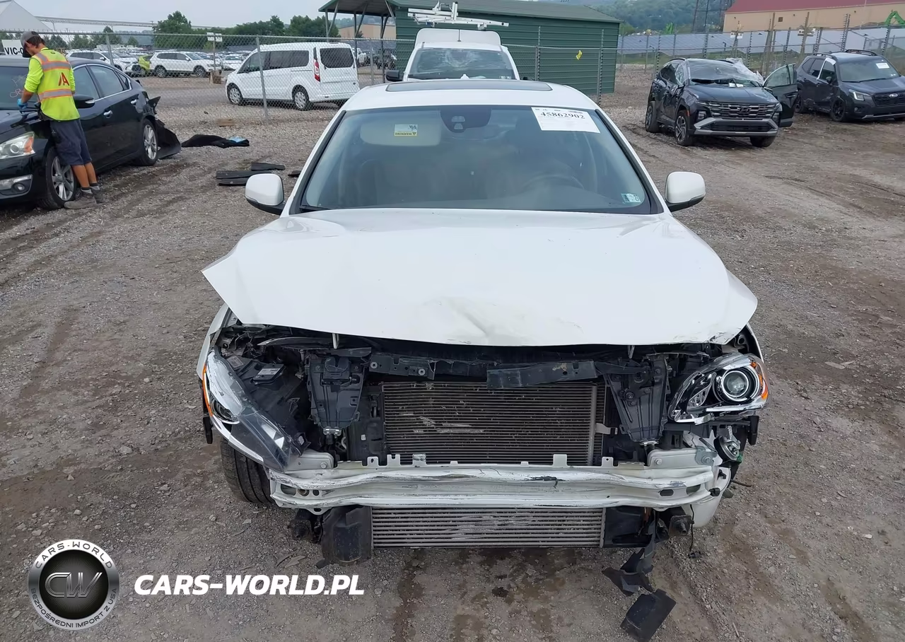 2017 Volvo S60 T5 Dynamic VIN:YV140MTL9H2420364 - 13