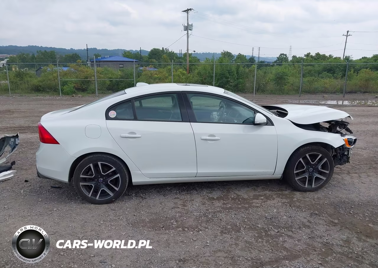 2017 Volvo S60 T5 Dynamic VIN:YV140MTL9H2420364 - 14
