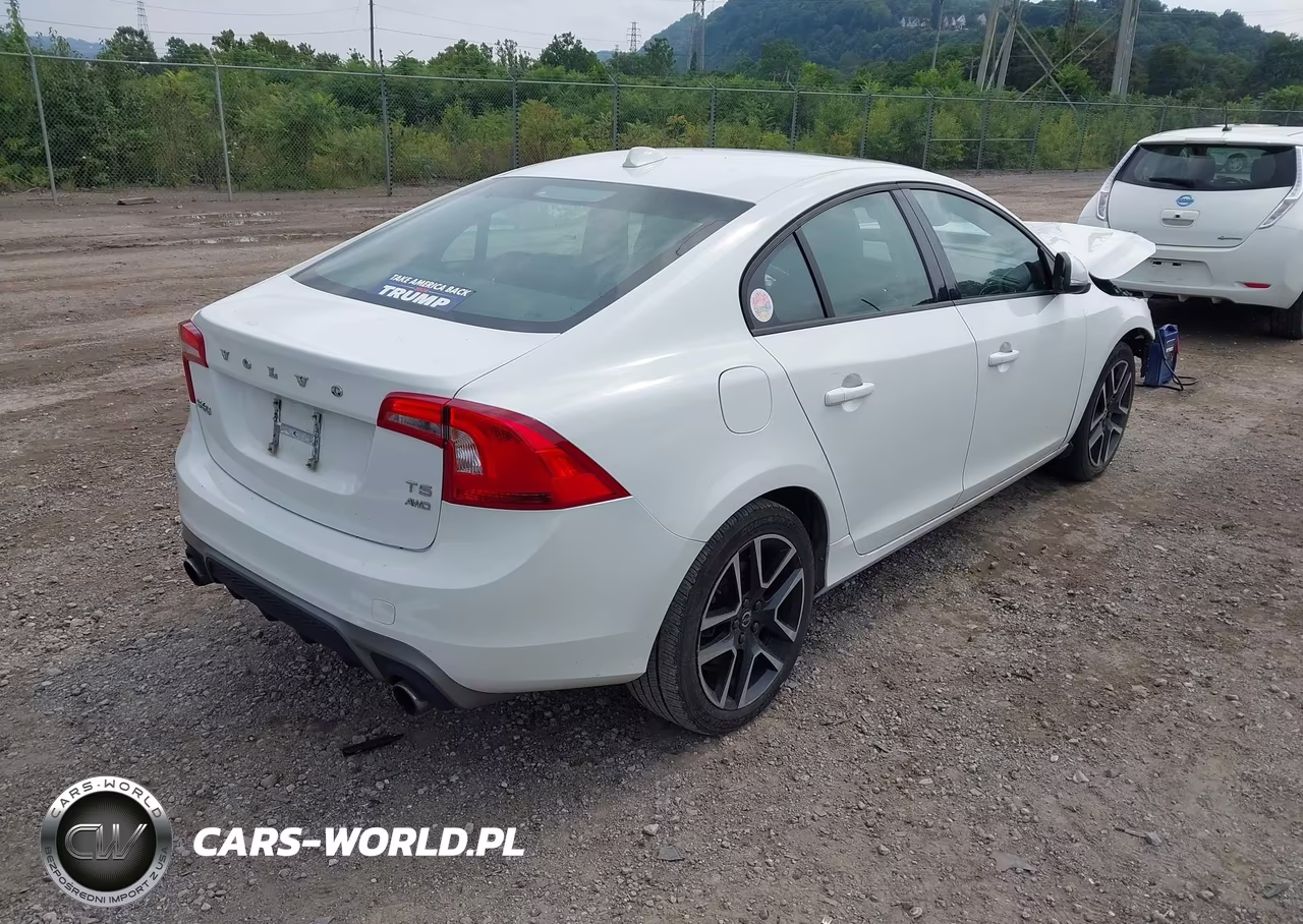 2017 Volvo S60 T5 Dynamic VIN:YV140MTL9H2420364 - 4