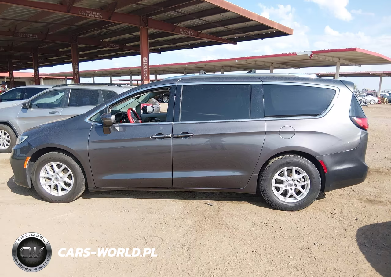 2021 Chrysler Pacifica Touring L VIN:2C4RC1BG4MR534449 - 13