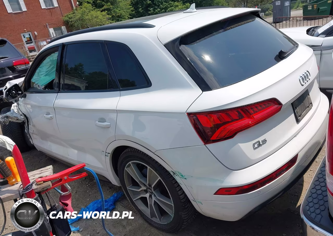 2019 Audi Q5 45 Premium VIN:WA1BNBFYXK2029610 - 3