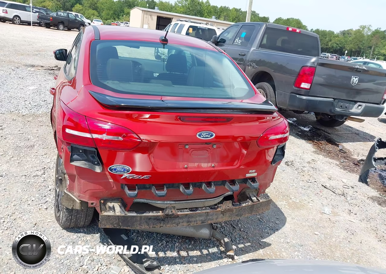 2018 Ford Focus Se VIN:1FADP3FE6JL310533 - 11