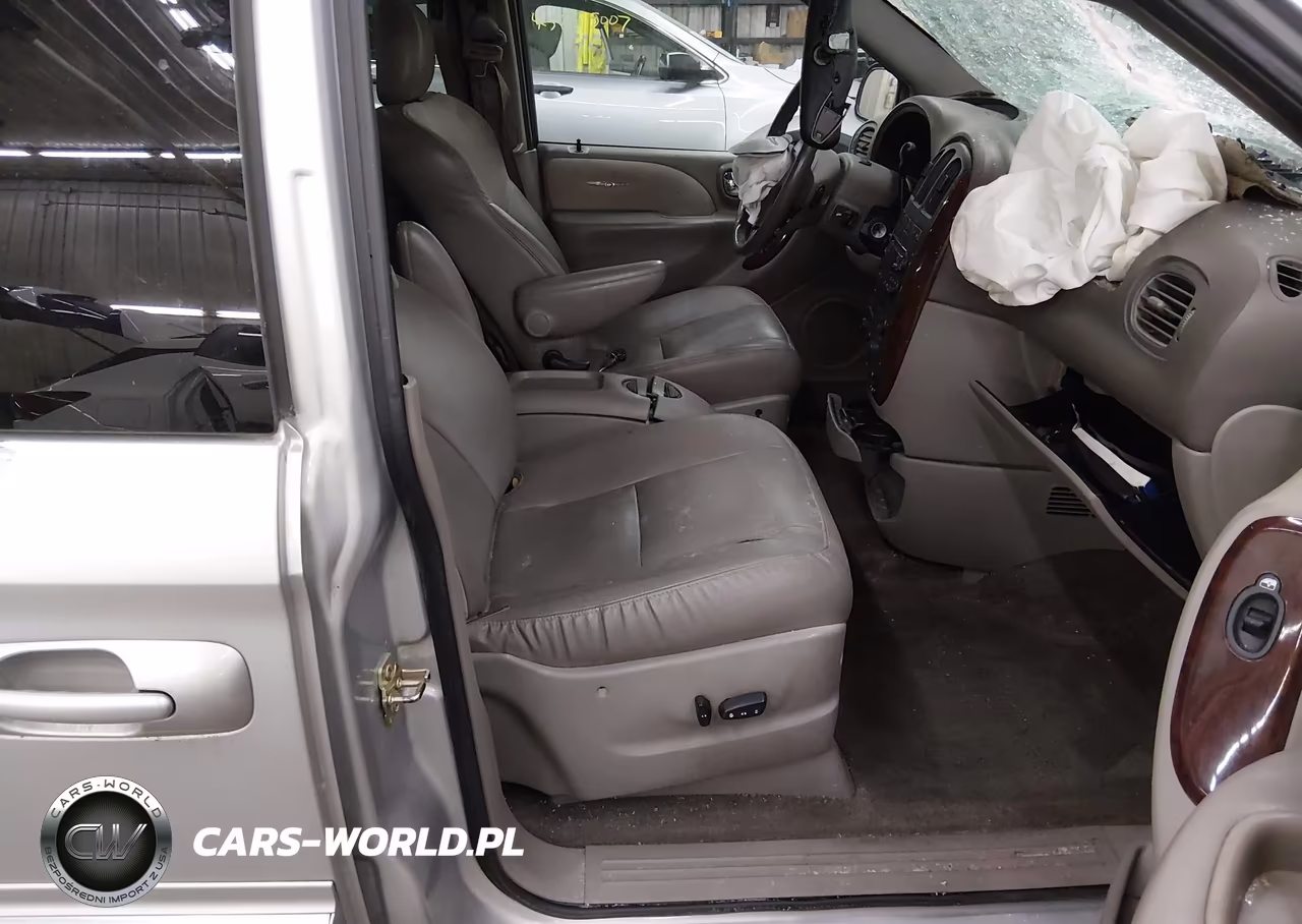 2003 Chrysler Town & Country Limited VIN:2C8GP64L43R362603 - 5