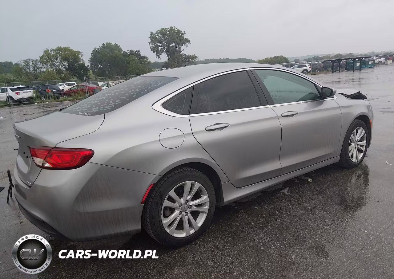 2016 Chrysler 200 Touring VIN:1C3CCCFB3GN183071 - 4