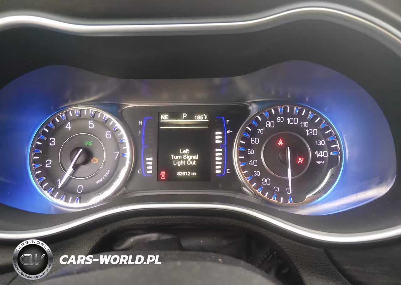 2016 Chrysler 200 Touring VIN:1C3CCCFB3GN183071 - 7