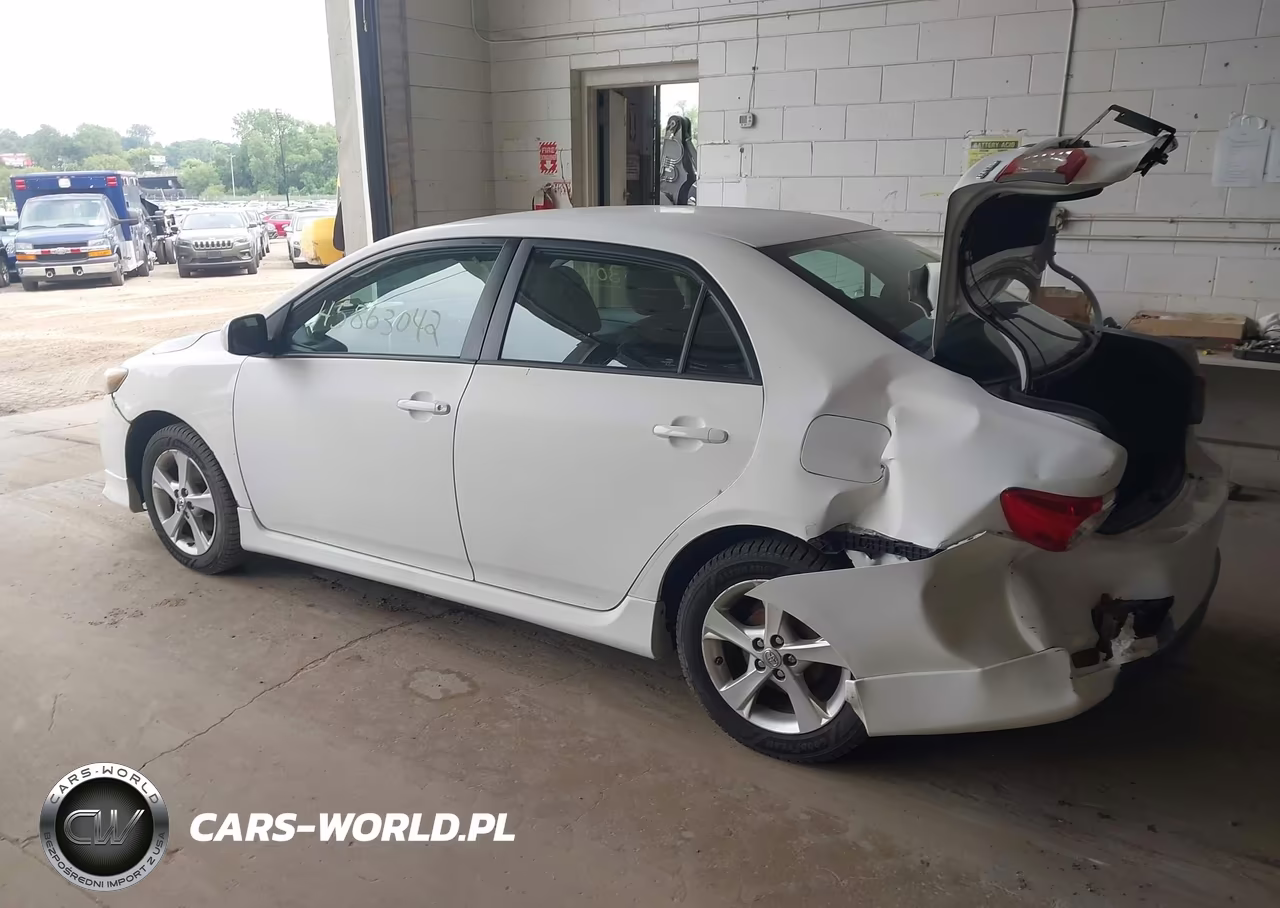 2013 Toyota Corolla S VIN:2T1BU4EEXDC088558 - 3